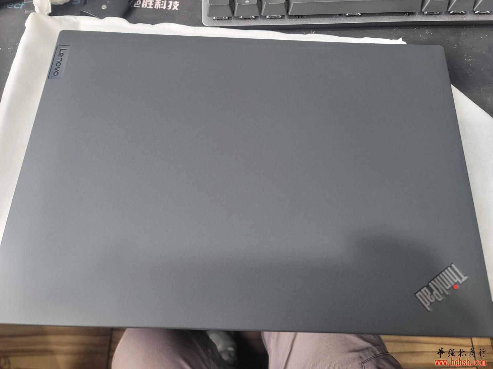 thinkpad 13代i7 02cd拆机对比，内存有空置可扩展。