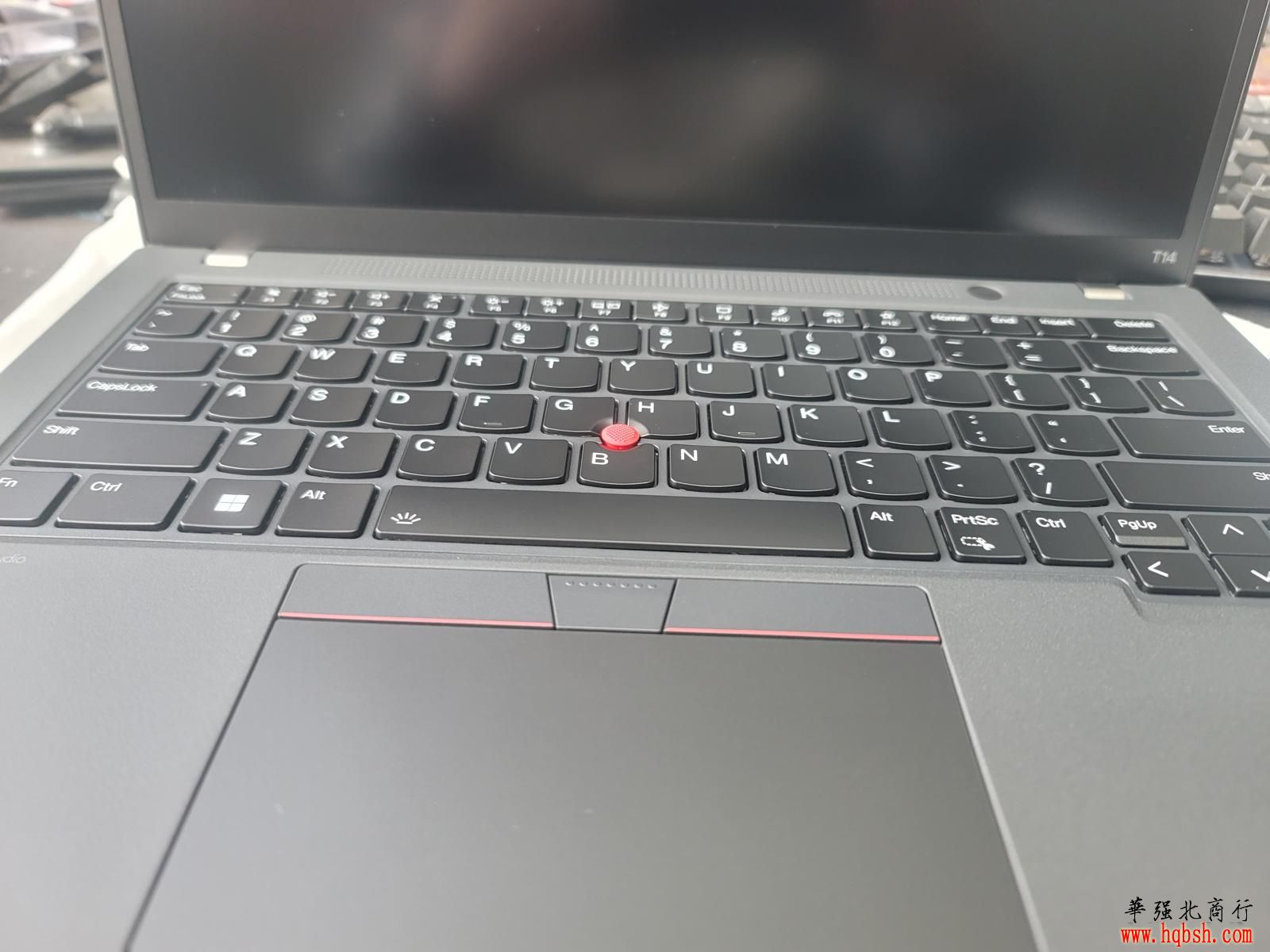 thinkpad 13代i7 02cd拆机对比，内存有空置可扩展。